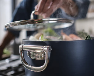 Joseph Joseph Space 25cm/8.5qt Non-Stick Induction Stock Pot & Lid